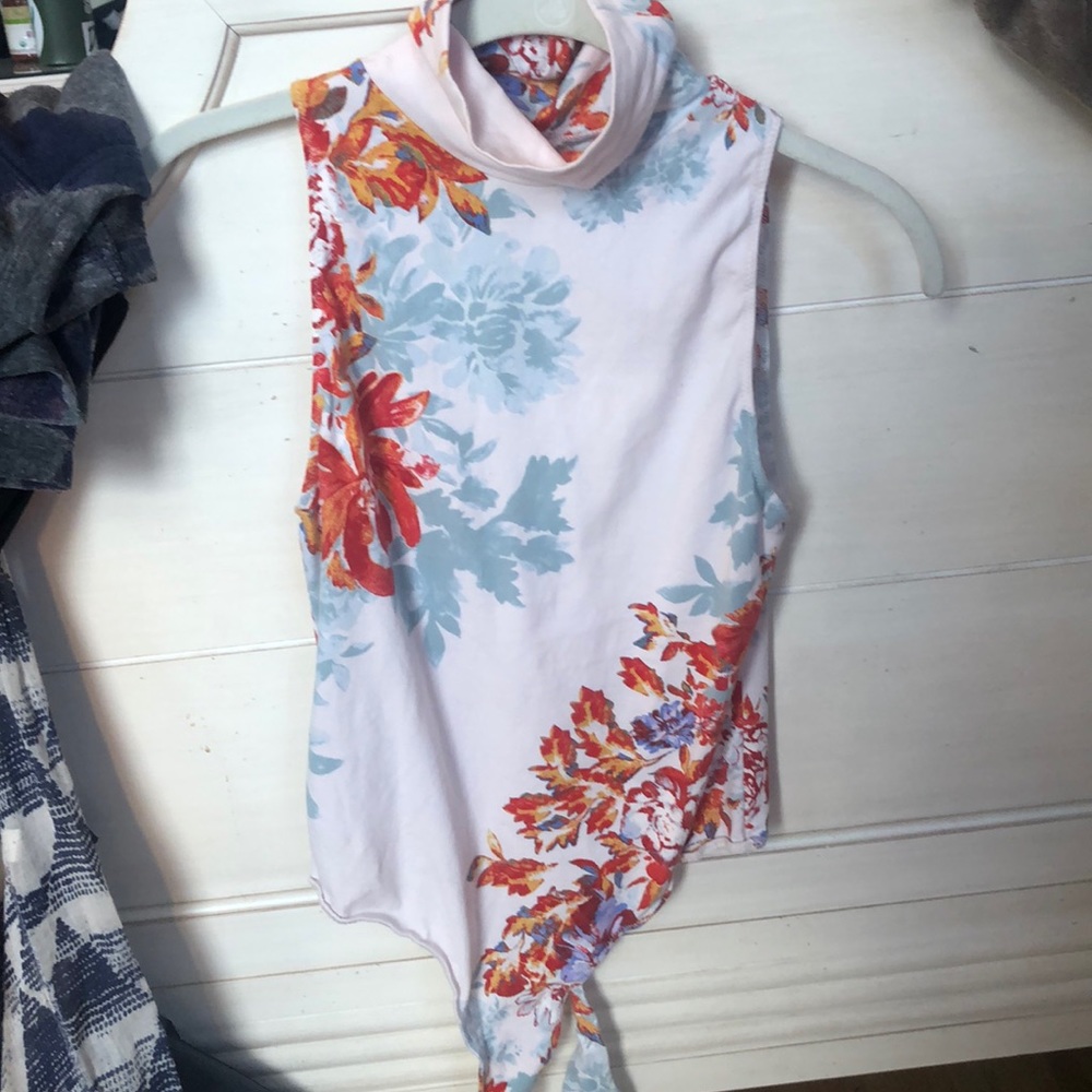 Trendy Free People patterned bodysuit